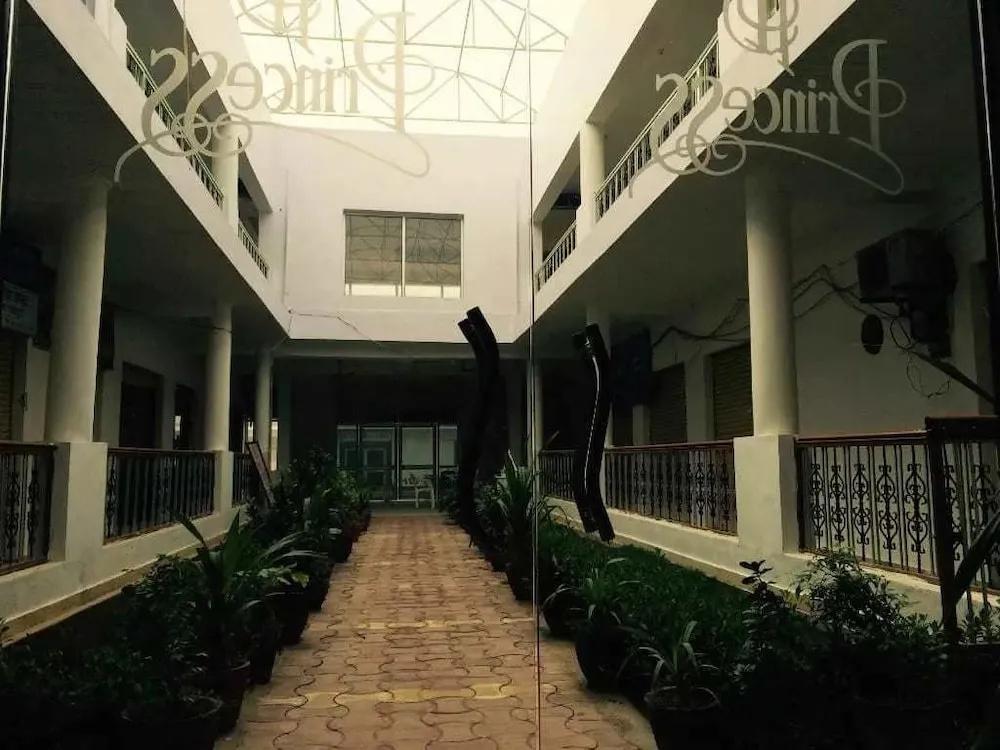 Hotel Princess Khajuraho - главное фото