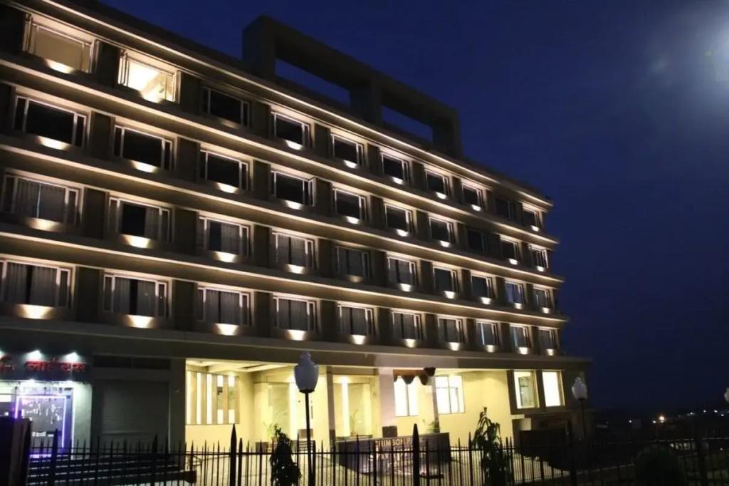 Crimson Park Shripriya Hotel - главное фото