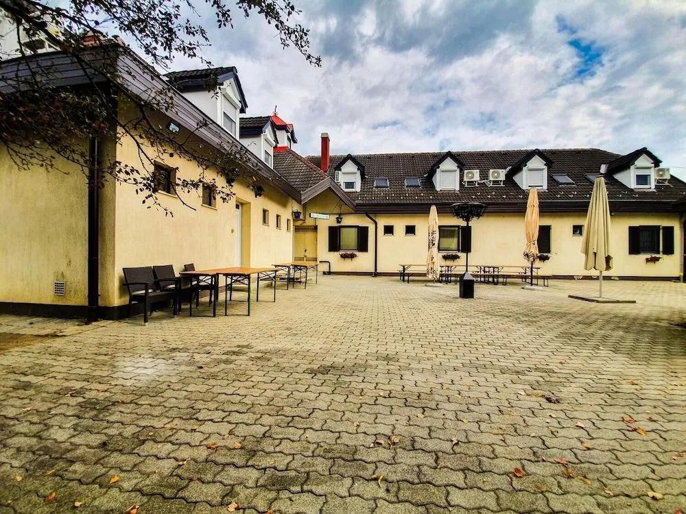 Marcus Hotel - главное фото