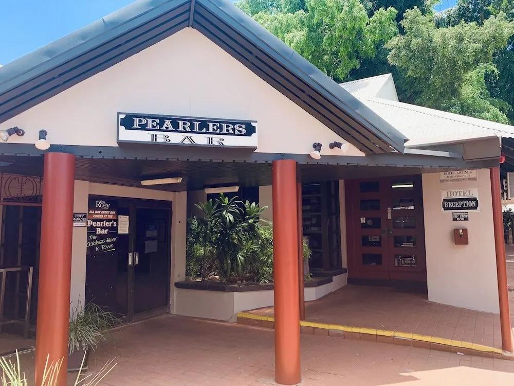 Roey Backpackers & Party Bar - главное фото