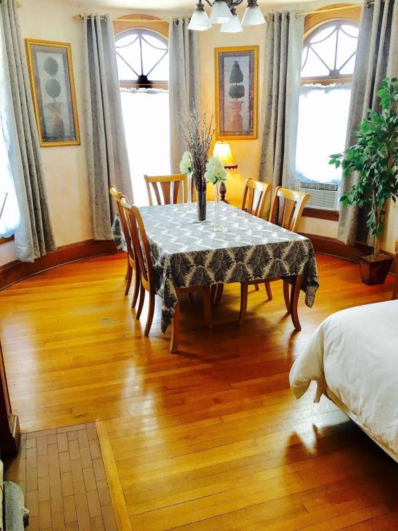 WC Lipe Mansion - главное фото