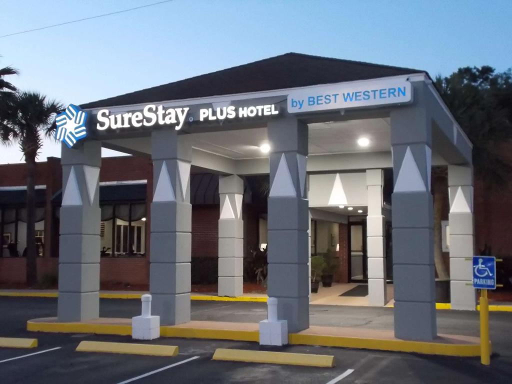 SureStay Plus Hotel by Best Western St Marys Cumberland - главное фото
