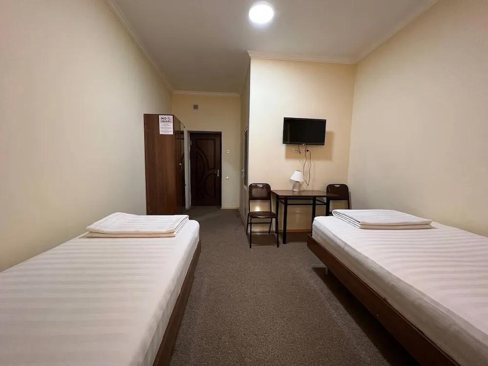 Отель Orom Hotel - главное фото