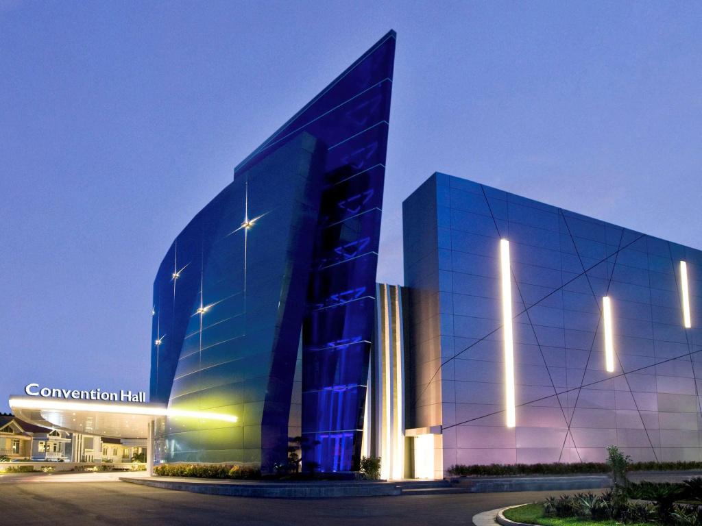 Novotel Bangka Hotel & Convention Centre - главное фото