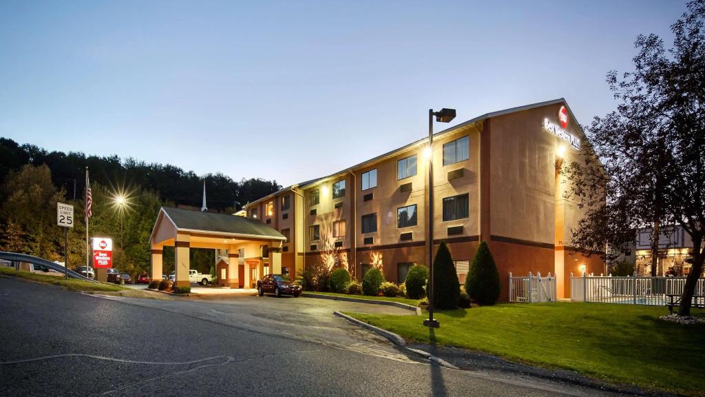 Best Western Plus Executive Inn - главное фото