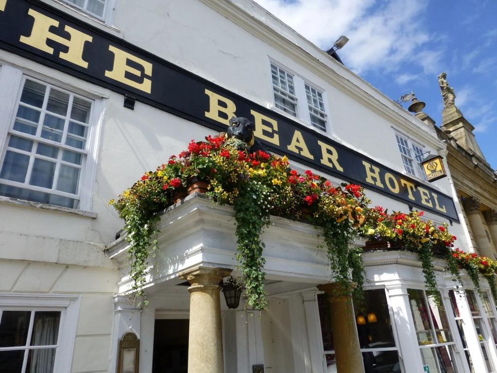 The Bear Hotel - главное фото
