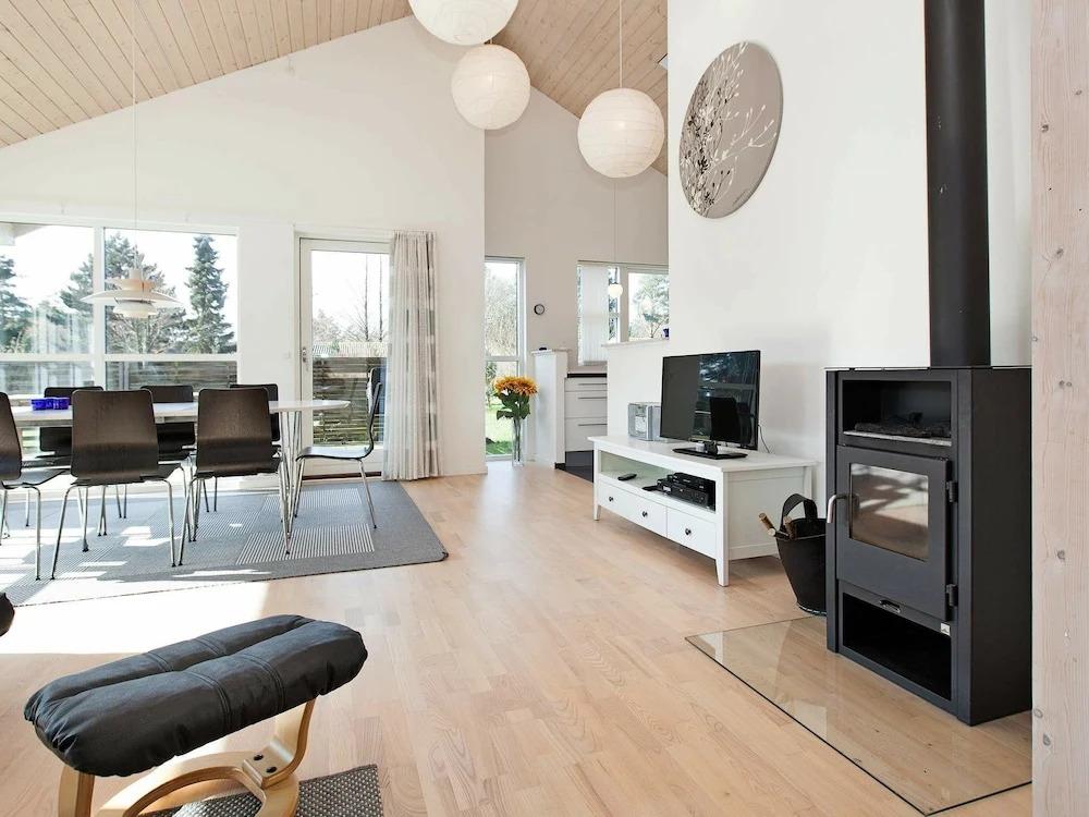 Superb Holiday Home in Gedser Denmark With Spa - главное фото