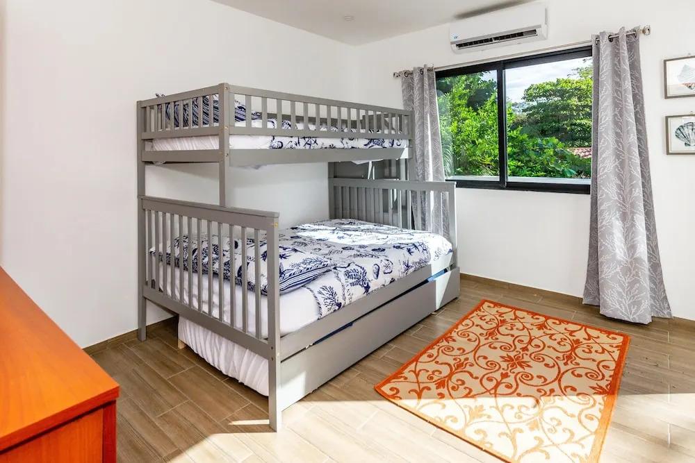 Brand-New 3-Bedroom with Pool Near Beach - главное фото