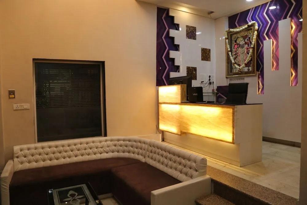 Hotel Lokpriya Inn - главное фото