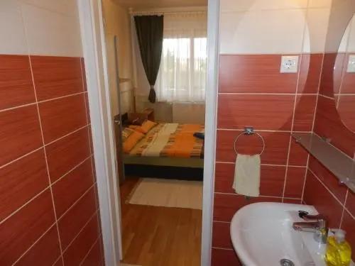 RT Home Vendégház - главное фото