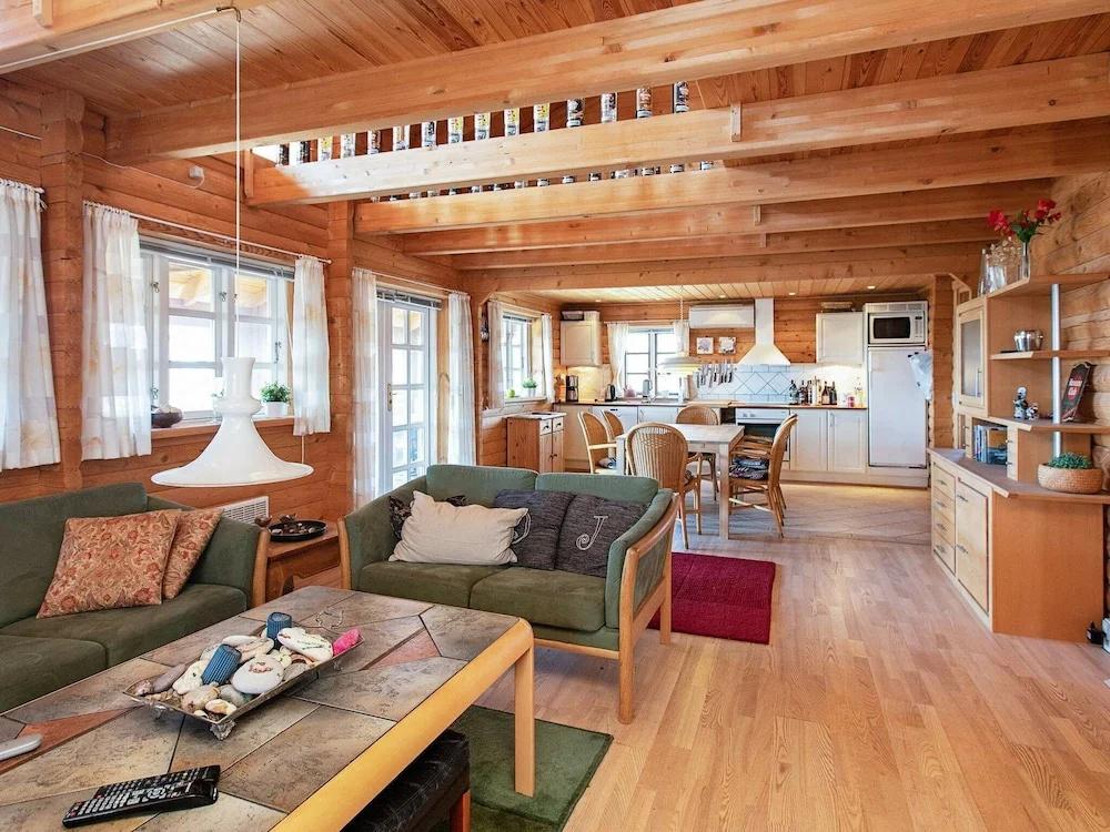 Pleasing Holiday Home in Kalundborg With Sauna - главное фото