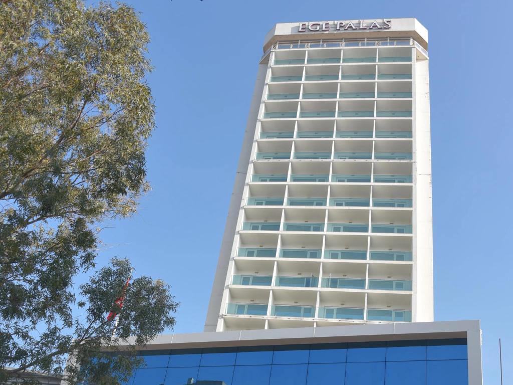 Ege Palas Business Hotel - главное фото