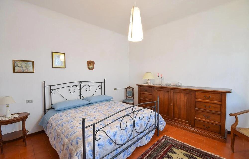 Beautiful Home in Santo Stefano Magra With Wifi and 2 Bedrooms - главное фото