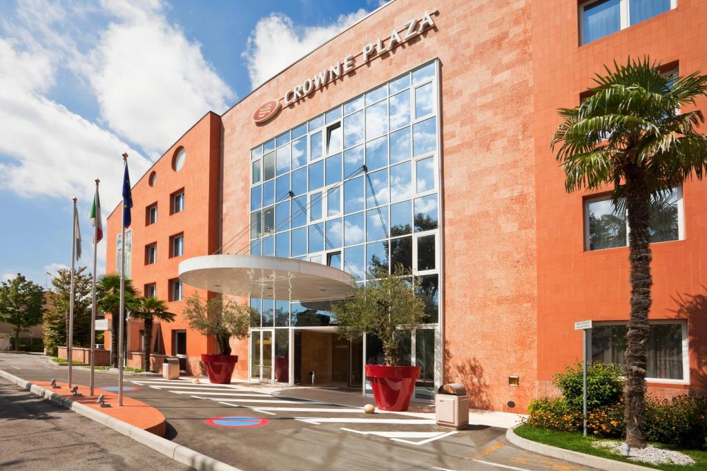Crowne Plaza Venice East by IHG - главное фото