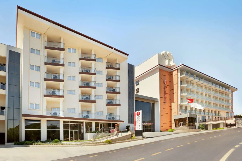 Ramada Hotel & Suites by Wyndham Kusadasi - главное фото