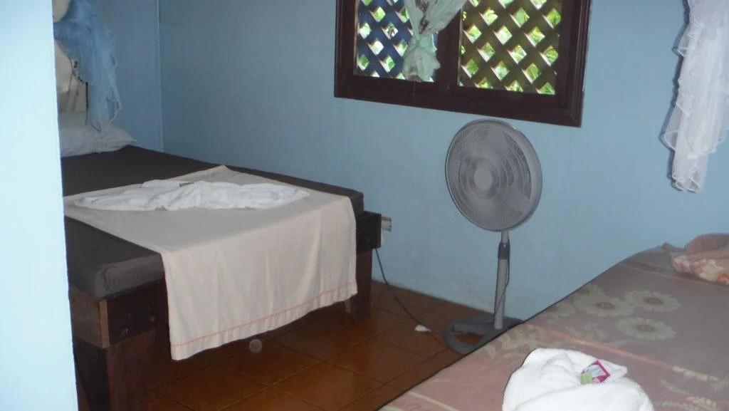 Miss Miriam Beachfront Cabins - главное фото