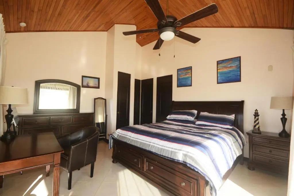 The Lighthouse Ocotal - главное фото