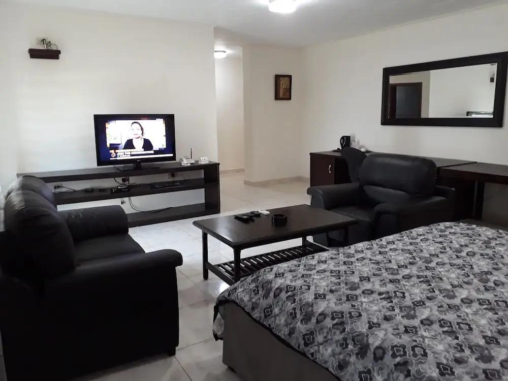 Atlantis Beach Hotel - главное фото