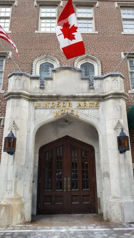 Windsor Arms Hotel - главное фото