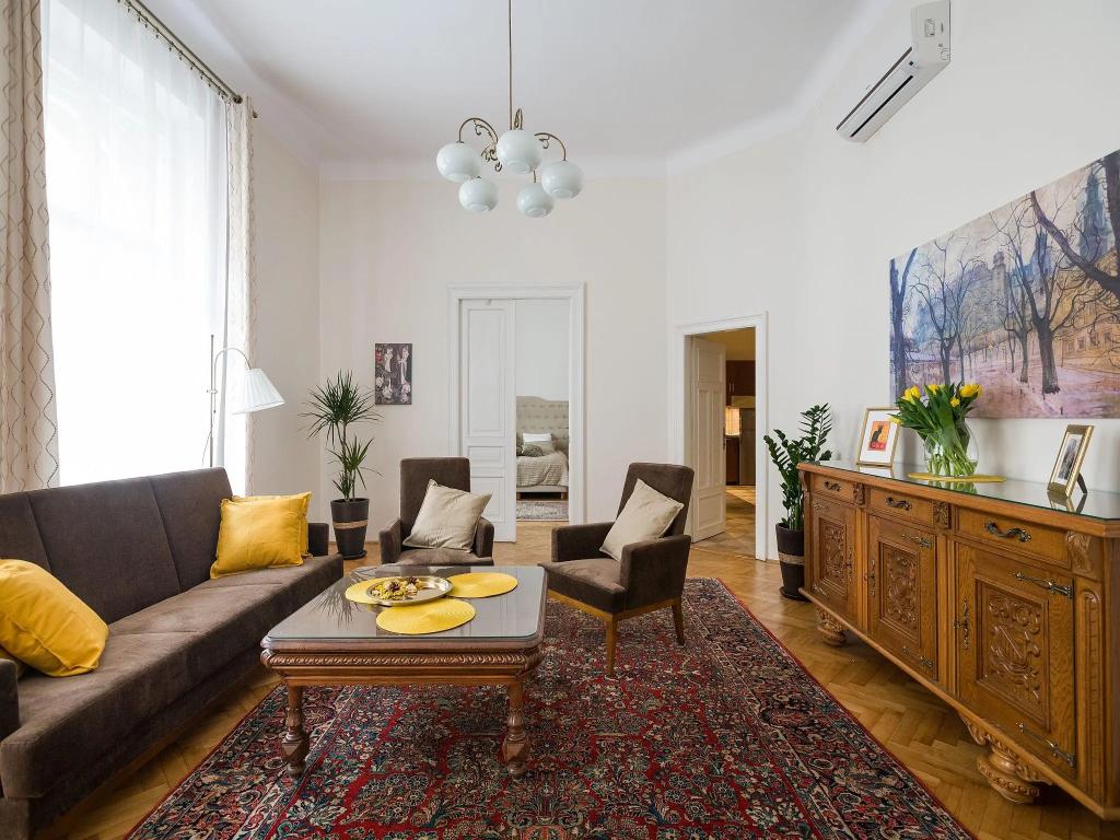 Belle Epoque II, luxury suite 50m to Main Square - главное фото