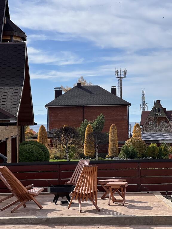 Отель Ларч - главное фото