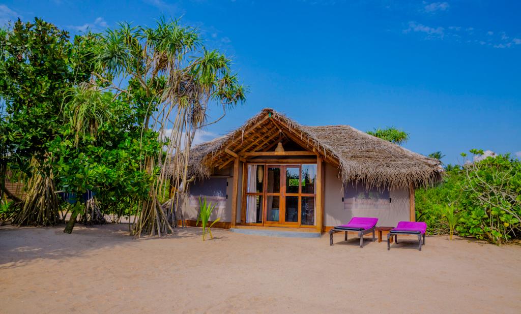Отель Jungle Beach Camp Ahungalla - главное фото