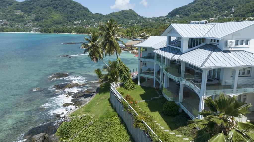 Вилла VallonEnd Beach Front - главное фото