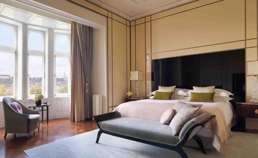 Four Seasons Hotel Gresham Palace Budapest - главное фото