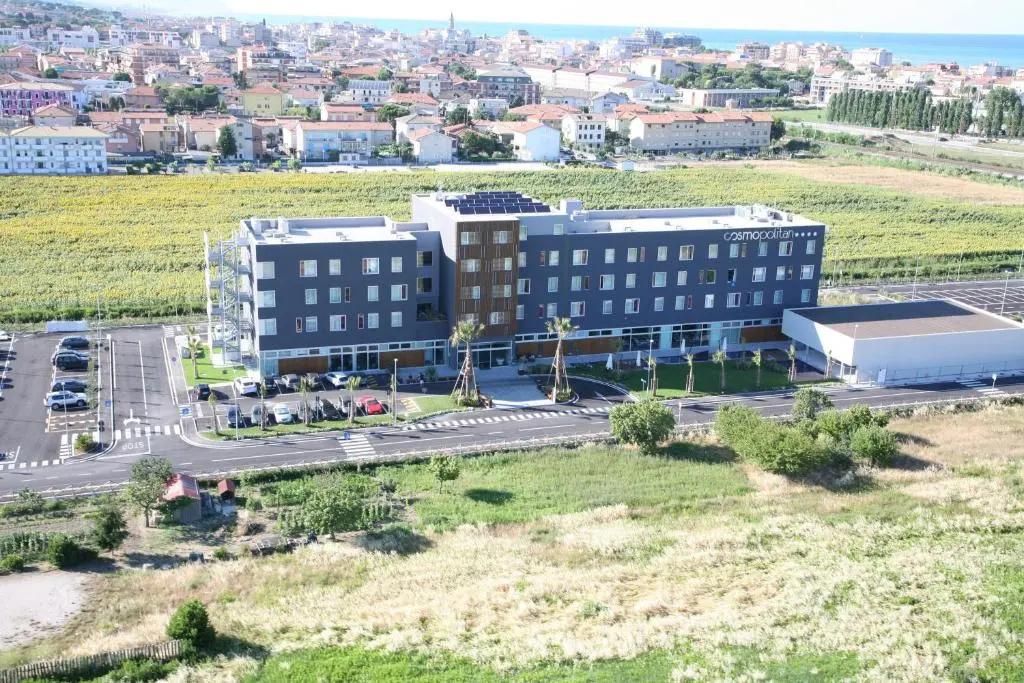 Cosmopolitan Hotel - главное фото
