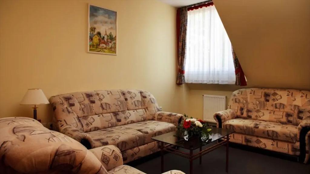 Lipa Hotel Es Etterem - главное фото