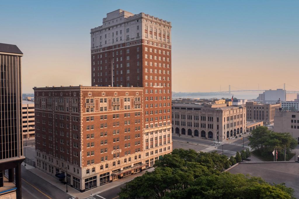 DoubleTree Suites by Hilton Hotel Detroit Downtown - Fort Shelby - главное фото